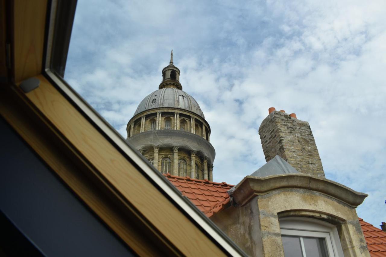 Maison 1747 - Gites De Standing En Vieille-Ville Avec Cour بولون-سور-مير المظهر الخارجي الصورة